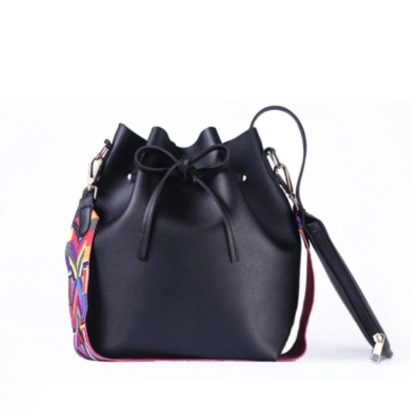 🔄🆕 SAO PAULO Drawstring Bucket Bag - Picture 4 of 6